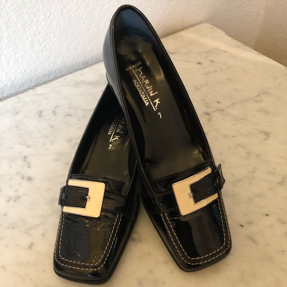 AQUATALIA block heel flats. Black Patent w White